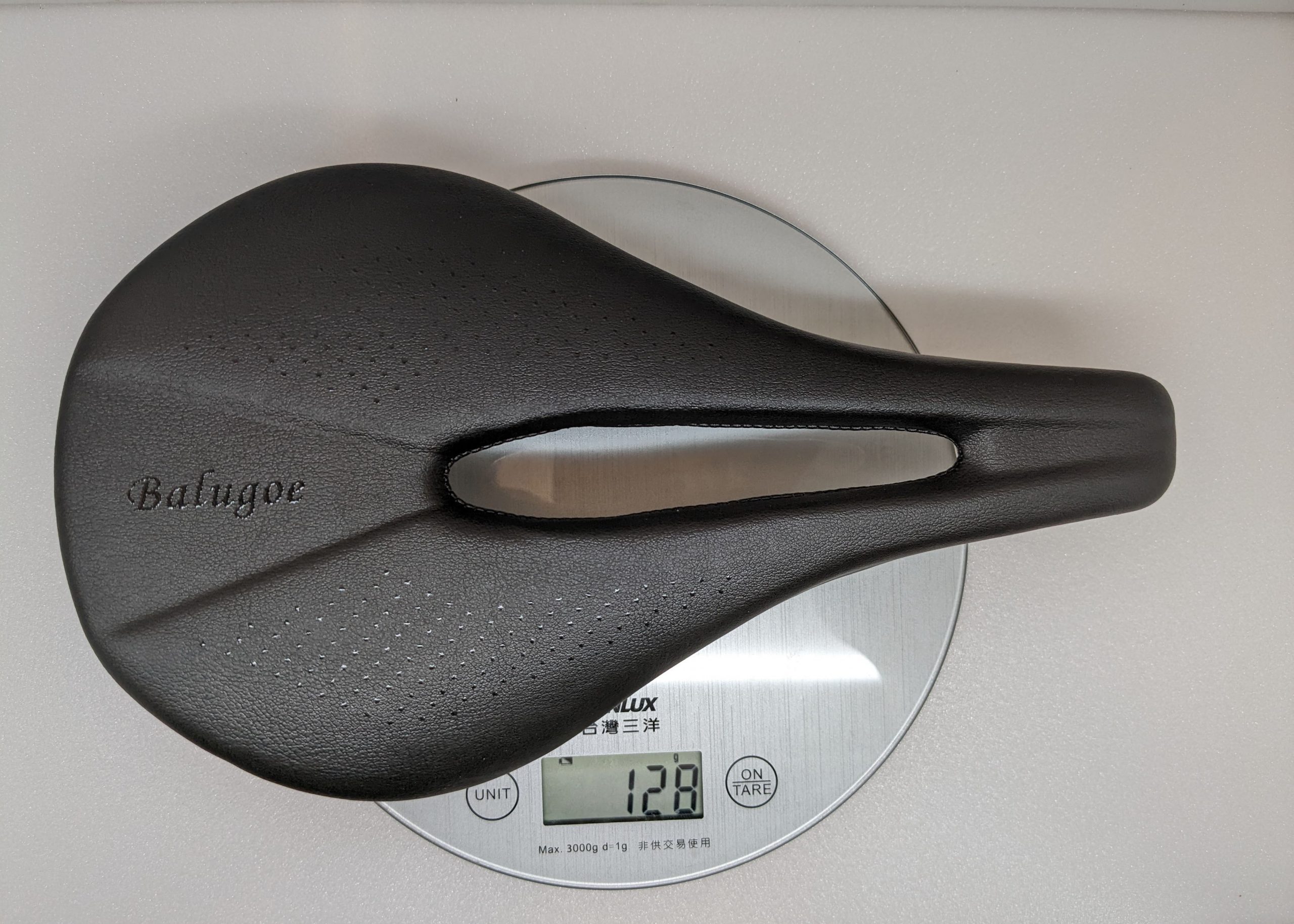 Balugoe 全碳纖維自行車坐墊_128公克