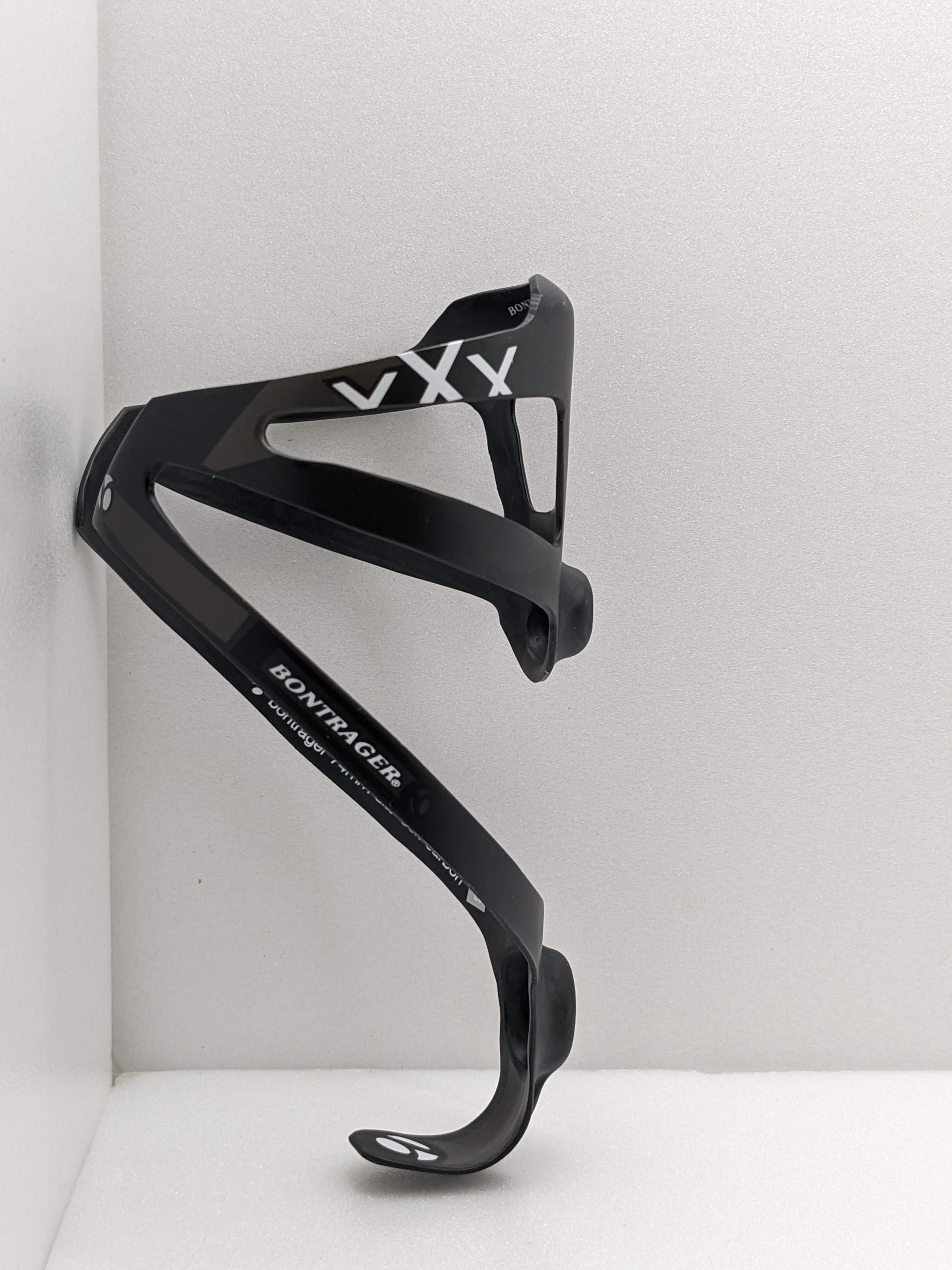 Bontrager XXX 碳纖維水壺架 16公克|輕量且強韌|附螺絲 公路車水壺架與登山車水壺架輕量化首選